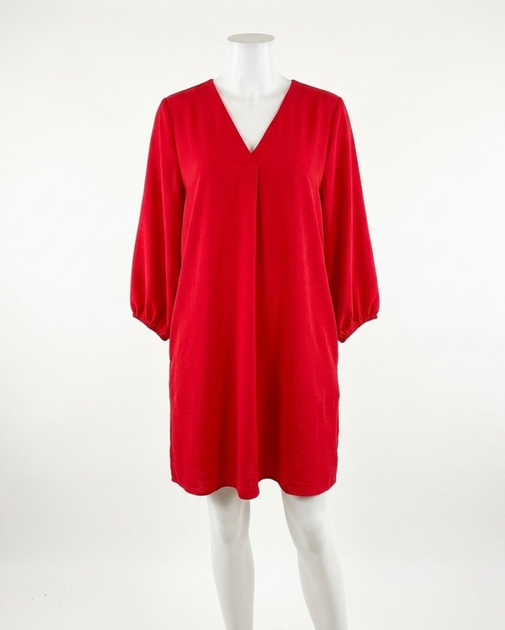 NEW IVY JANE deep v-neck dress in red